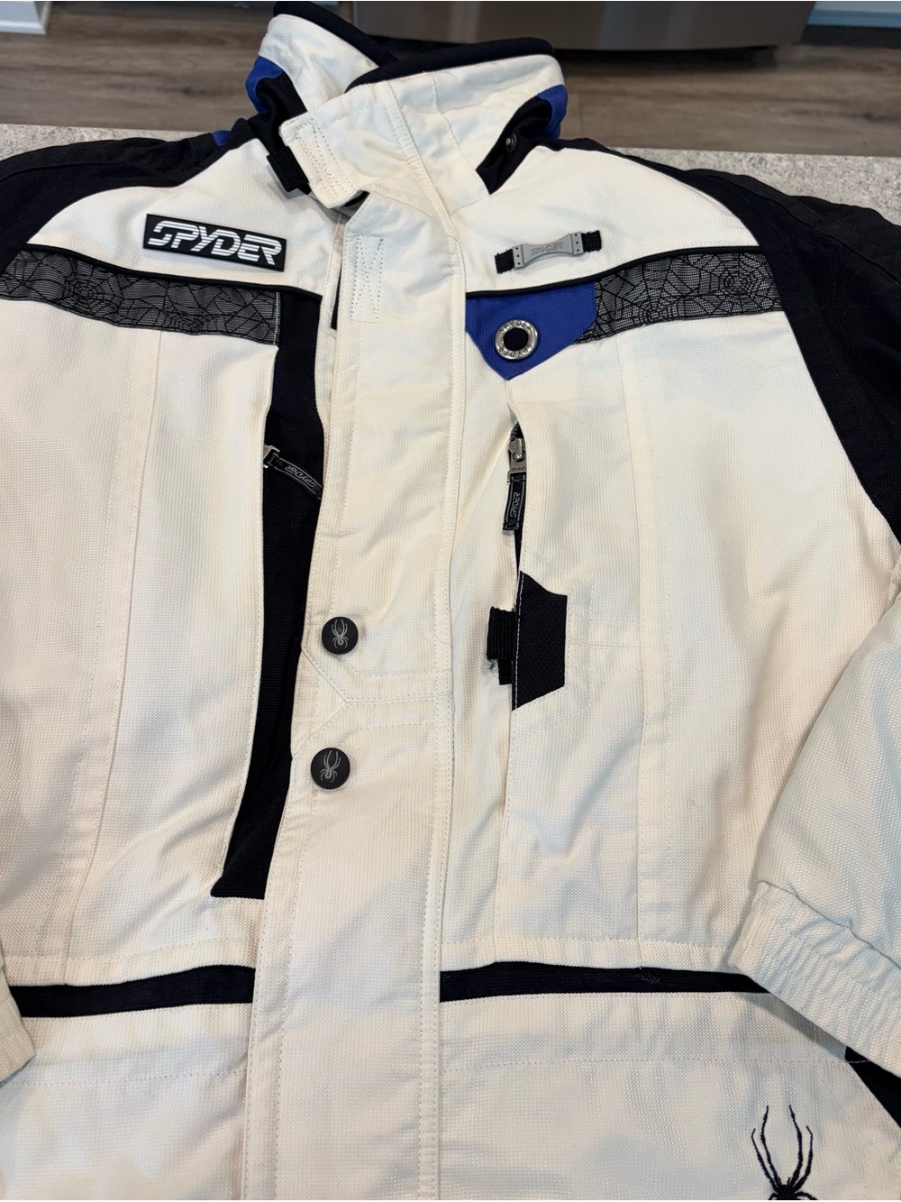 Spyder White Black Ski Jacket with Blue Trim - Picture 10 of 11